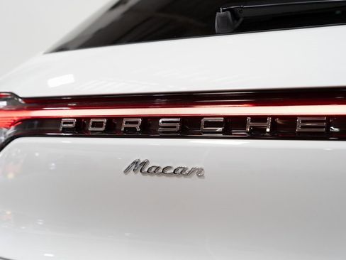 Used 2024 Porsche Macan image 9