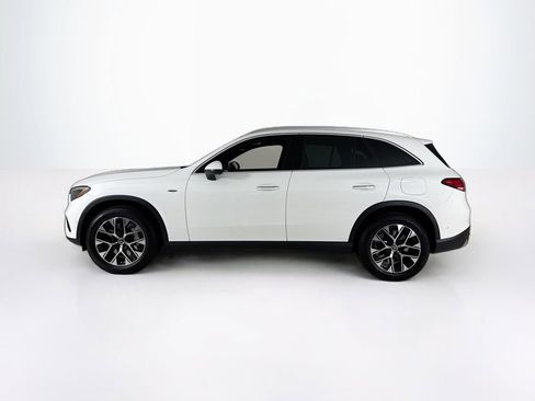 Used 2025 Mercedes-Benz GLC 350e 4MATIC image 2