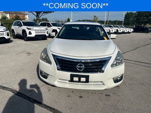 Used 2013 Nissan Altima 2.5 SV w/ 2.5SV Convenience Pkg FWD image 2