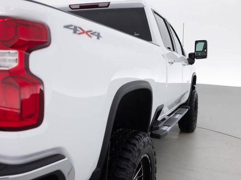 Used 2021 Chevrolet Silverado 2500 LTZ image 14