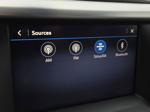 Certified 2023 GMC Acadia SLT w/ Technology Package image 5