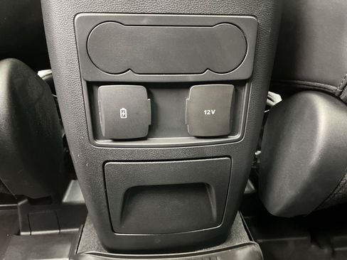 Used 2023 Ford Explorer XLT w/ Equipment Group 202A AWD/4WD image 14