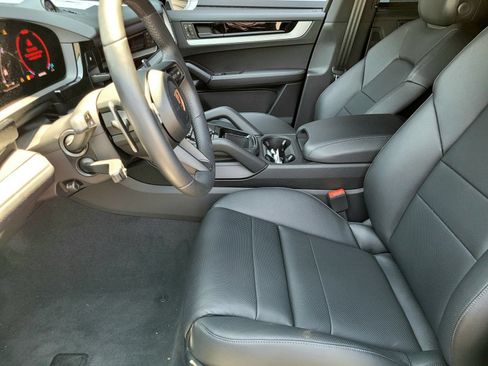 Certified 2026 Porsche Cayenne S AWD/4WD image 24