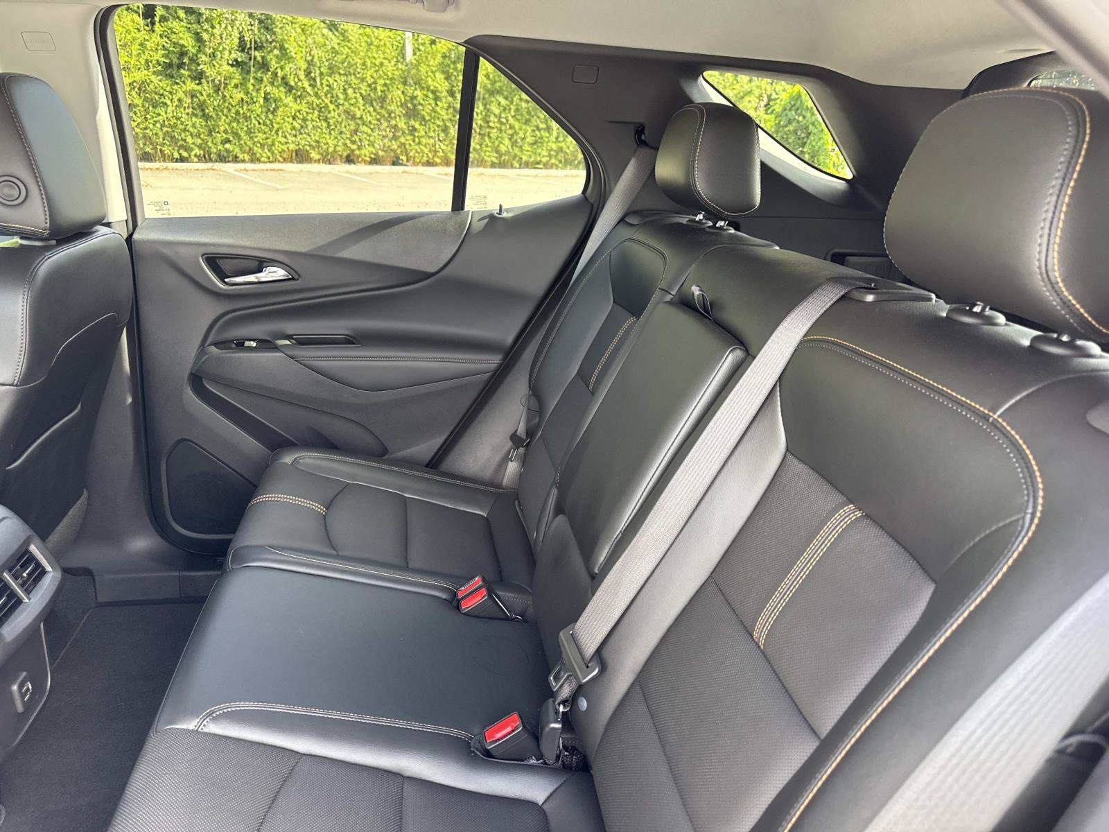 Used 2023 Chevrolet Equinox Premier FWD image 11