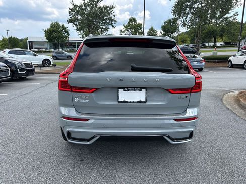 Certified 2024 Volvo XC60 B5 Plus w/ Protection Package Premier AWD/4WD image 10