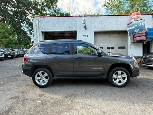 Used 2014 Jeep Compass Latitude AWD/4WD image 12