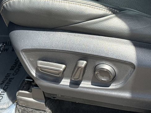 Used 2024 Toyota Tacoma Limited AWD/4WD image 27