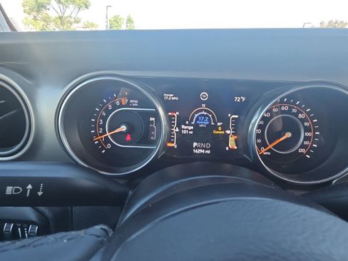 Used 2018 Jeep Wrangler Unlimited Sport S image 19