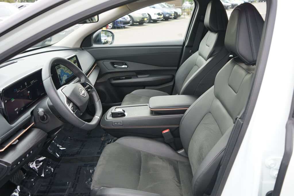 Used 2024 Nissan Ariya FWD image 18