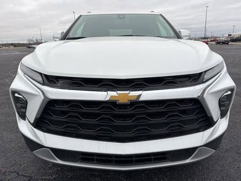 Used 2024 Chevrolet Blazer LT image 2