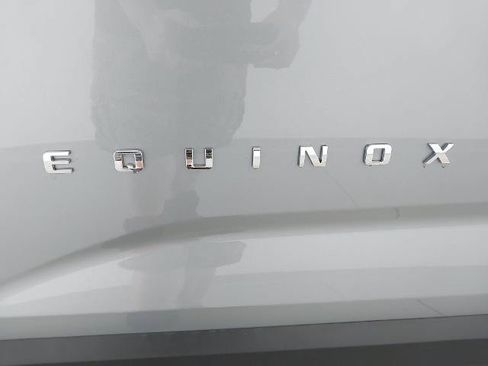 New 2026 Chevrolet Equinox LT w/ Convenience Package II FWD image 32