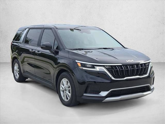 Used 2024 Kia Carnival LX FWD image 3