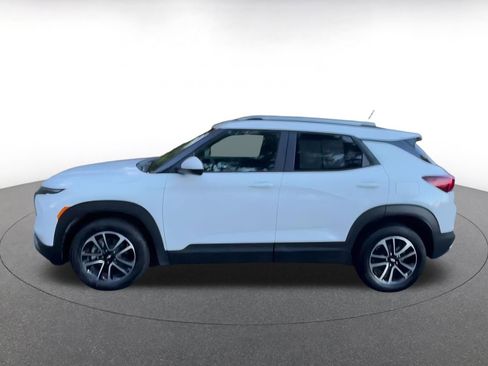 Used 2025 Chevrolet TrailBlazer LT image 9