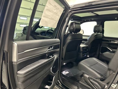 New 2026 Jeep Grand Wagoneer Limited AWD/4WD image 31