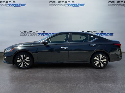 Used 2022 Nissan Altima 2.5 SV FWD image 8
