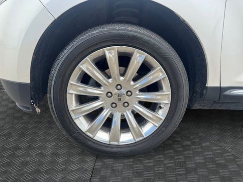 Used 2011 Lincoln MKX AWD w/ Sight & Sound Pkg image 13