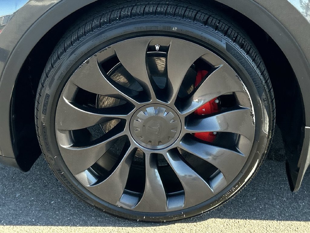 Used 2024 Tesla Model Y Performance AWD/4WD image 32