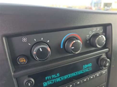 Used 2025 Chevrolet Express 3500 LT w/ LT Preferred Equipment Group RWD image 17