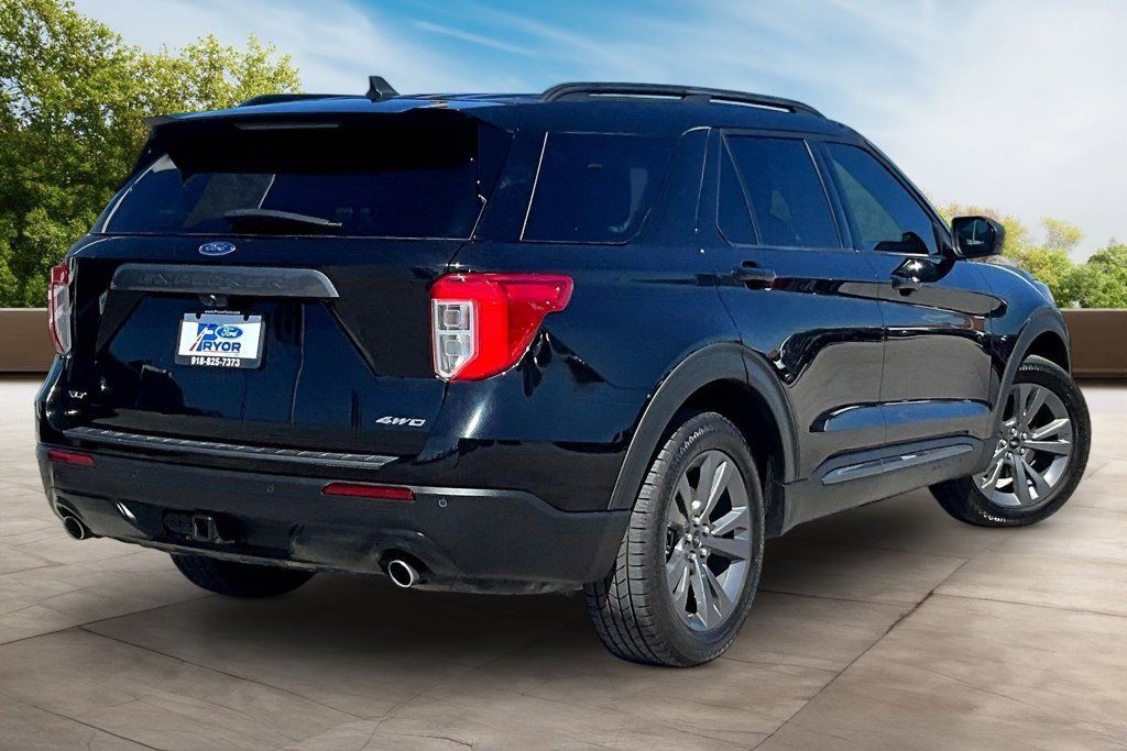 Used 2021 Ford Explorer XLT w/ Equipment Group 202A AWD/4WD image 2
