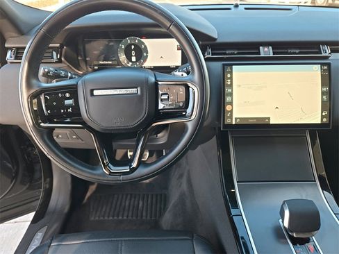 Used 2025 Land Rover Range Rover Velar Dynamic SE image 13
