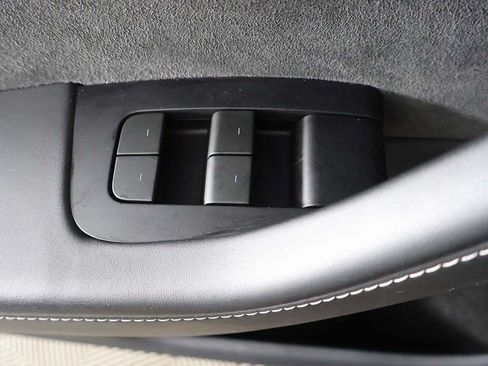 Used 2024 Tesla Model Y Performance AWD/4WD image 36