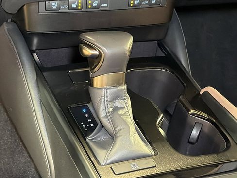 Certified 2023 Lexus ES 350 w/ Premium Package image 21