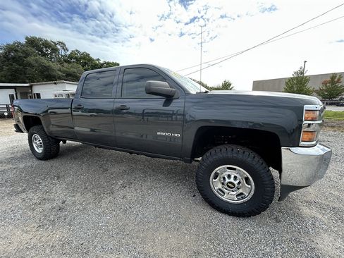 Used 2017 Chevrolet Silverado 2500 W/T AWD/4WD image 2