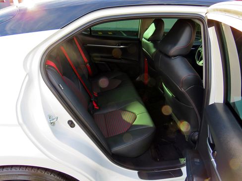 Used 2023 Toyota Camry XSE image 14