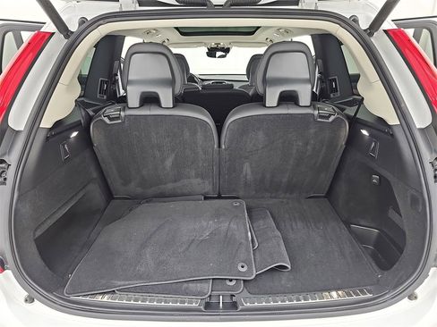 Used 2021 Volvo XC90 T5 Momentum image 15