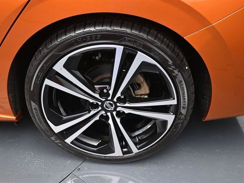 Used 2020 Nissan Sentra SR w/ Premium Package FWD image 17