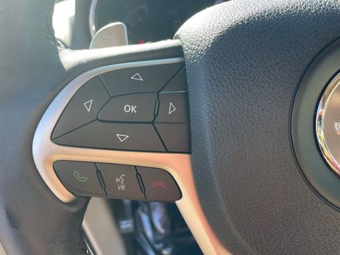 Used 2017 Jeep Grand Cherokee Limited w/ Luxury Group II image 32