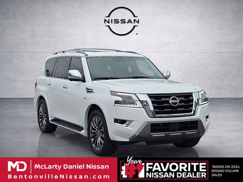 Used 2022 Nissan Armada Platinum w/ Captain's Chairs Package AWD/4WD image 1