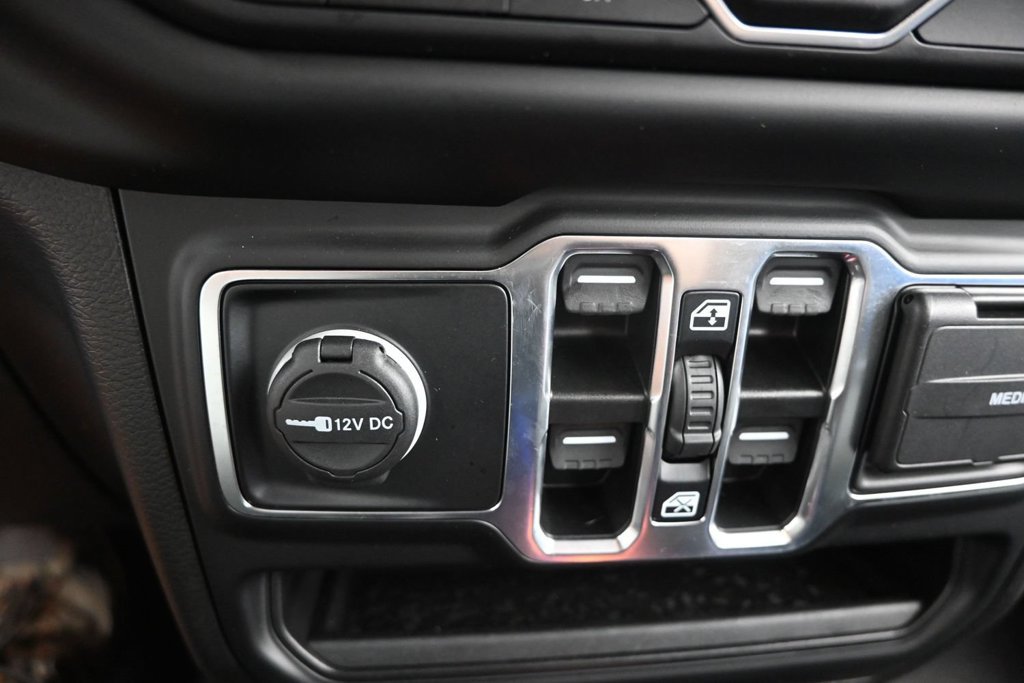 Used 2022 Jeep Wrangler Unlimited Sport AWD/4WD image 31