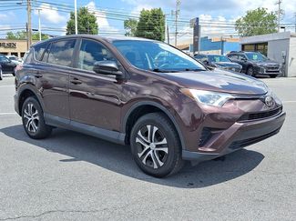 Used 2018 Toyota RAV4 LE w/ All Weather Liner Package AWD/4WD video 3