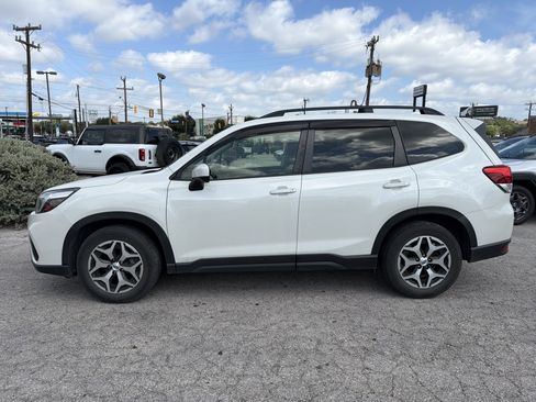 Used 2021 Subaru Forester Premium AWD/4WD image 6