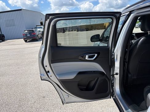 Used 2025 Jeep Compass Limited AWD/4WD image 35