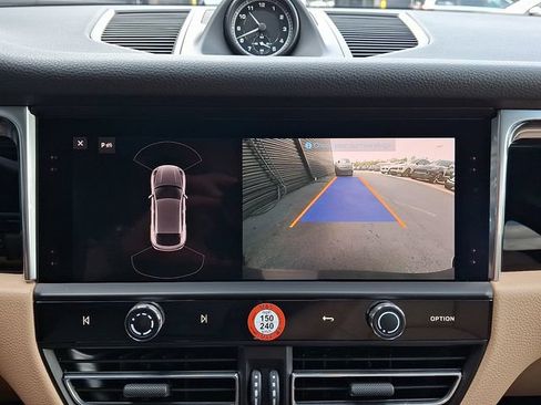 Certified 2026 Porsche Macan AWD/4WD image 22