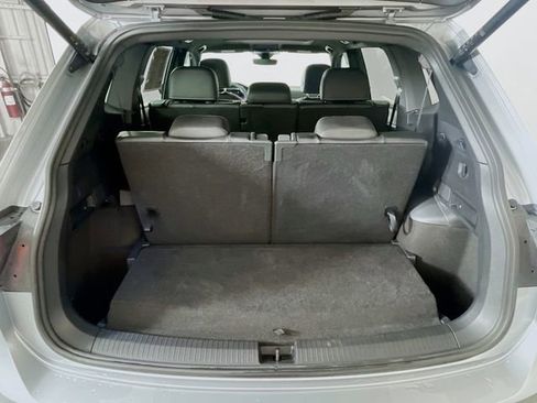 Used 2022 Volkswagen Tiguan SE R-Line FWD image 27