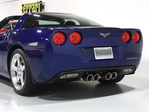 Used 2006 Chevrolet Corvette Coupe w/ Preferred Equipment Group RWD image 35
