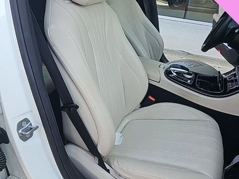 Used 2017 Mercedes-Benz E 400 4MATIC Wagon image 21