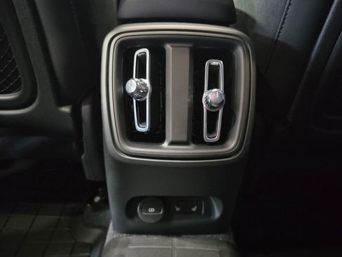 Certified 2023 Volvo C40 P8 Recharge Ultimate w/ Protection Package Premier image 18