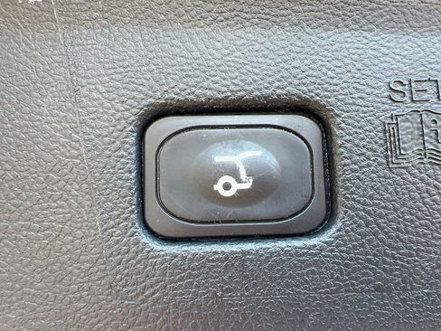 Used 2023 Ford Edge SEL w/ Convenience Package image 35