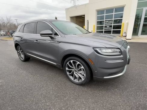 Used 2022 Lincoln Nautilus Reserve AWD/4WD image 2