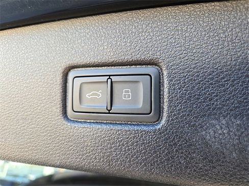 Certified 2022 Audi Q7 2.0T Premium w/ Convenience Package image 28