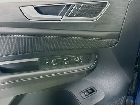 Used 2025 Volkswagen Atlas Cross Sport SE image 15