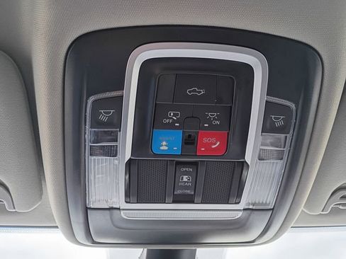 Used 2024 RAM 2500 Laramie AWD/4WD image 18