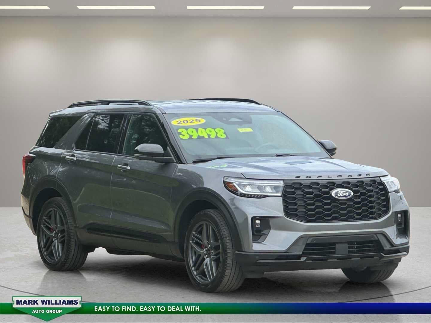 Used 2025 Ford Explorer ST-Line w/ ST-Line Street Pack AWD/4WD image 2