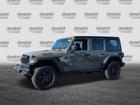 Used 2025 Jeep Wrangler Unlimited Sport image 3