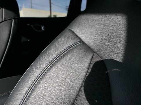 Used 2025 Jeep Compass Latitude w/ Convenience Group image 10