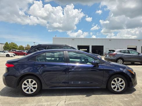 Used 2026 Toyota Corolla LE FWD image 4